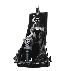 DC DIR BATMAN B&W BATMAN BY SIENKIEWICZ STATUE - Picture 1 of 1