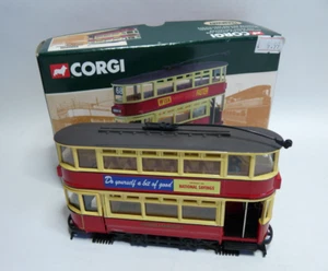 Corgi Fully Closed Tram. London Transport. CC25202. Limited Edition No 4372. - Picture 1 of 16