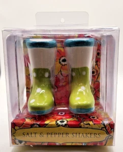 Grasslands Road Rain Boots Galoshes Salt & Pepper Shakers Green with White Dots - Picture 1 of 4