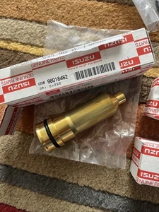 8-98018462-0 Isuzu N75 4Hk1 5.2 Diesel Injector Sleeve Nozzle x 3 - Picture 1 of 4