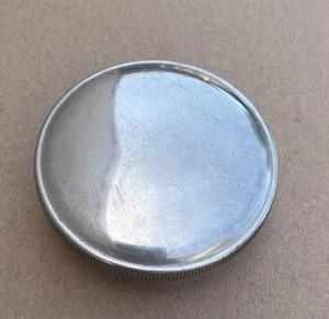 VINTAGE ANTIQUE 1930 1931 1932 1933 CHEVROLET (?) OLD GAS CAP CAR TRUCK - Picture 1 of 9