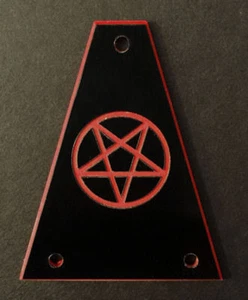 CUBIERTA DE VARILLA DE GUITARRA - Grabada a medida - JACKSON - PENTAGRAMA 666 - NEGRA ROJA - Imagen 1 de 3