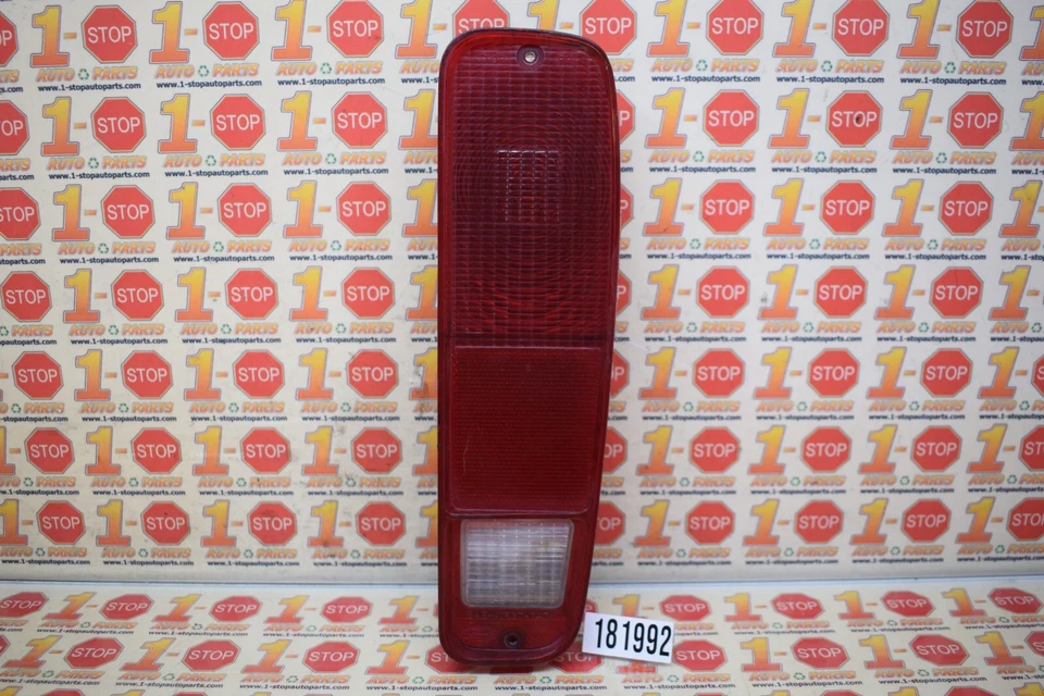 FORD E150 E250 E350 1975-1991 PASAJERO LUZ TRASERA DERECHA E4UB-13404-AA OEM Foto 1 de 4