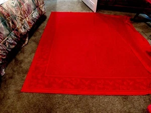 Lace Tablecloth Christmas Red design 70" x 80" - Picture 1 of 2