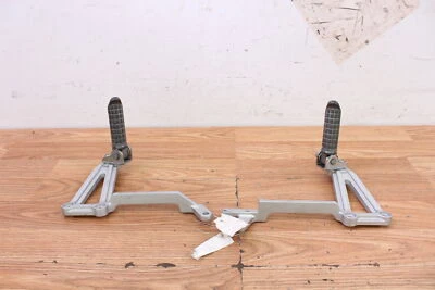 Kawasaki Ninja 250R 2005 soporte de escape trasero izquierdo y derecho con estriberas Foto 1 de 4