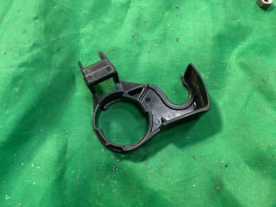 Clip de montaje de bloqueo de maletero para tapa maletero Alfa Romeo GTV y Spider 916 Foto 1 de 4