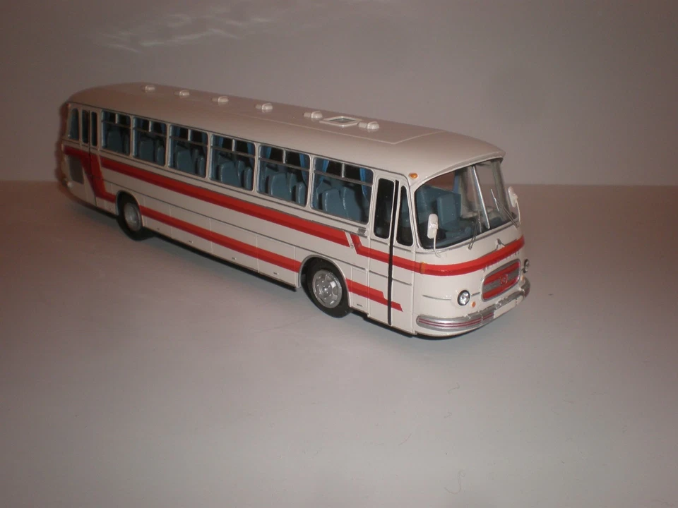 1/43 Spain bus Setra Seida S 14 La Montanesa / 1960'S - Image 1 of 4