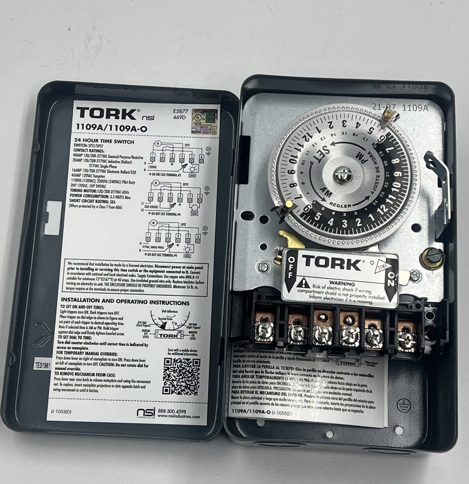 Interruptor de tiempo multivoltio Tork 1109A 120/208-277V caja metálica interior Foto 1 de 3