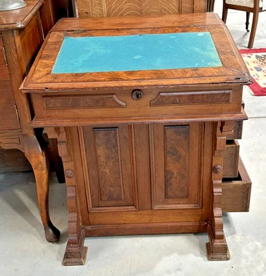 Антикварный наклонный верхний стол Davenport с боковыми ящиками - Изображение 1 из 4