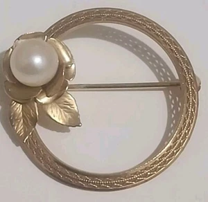 Winard 12k Gold Filled Signed Vintage Flower Pearl Filigree Wreath Pin Brooch - Picture 1 of 5