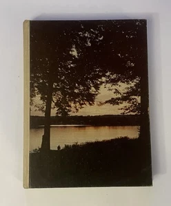 Vintage St. Thomas More School 1970 Jahrbuch Hardcover Das utopische Buch - Bild 1 von 10