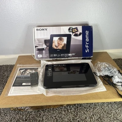 Sony Digital DPF-D830 8" LED Backlit Digital Photo Frame - Image 1 of 4