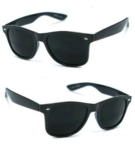 Gafas de sol Retro Square Fram Spring Temple - marco negro/lente oscuro WF 01 - Imagen 1 de 4