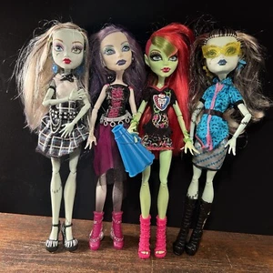 Monster High Doll Lot (4) a - Picture 1 of 11