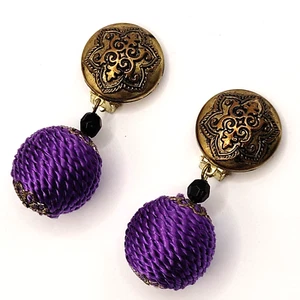 Orecchini a clip vintage leggeri tono ottone filo filo filo seta viola - Foto 1 di 16