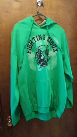 UND Fighting Sioux Green Hoodie Xlarge New with Tags University of North Dakota Cover