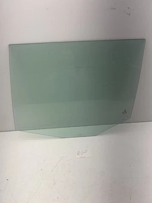 Volkswagen Jetta Wagon 2010-2014 puerta trasera izquierda ventana cristal OEM. Foto 1 de 4