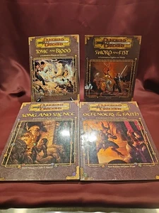Lotto 4 libri Dungeons & Dragons - 3.0/3.5 - Guide di classe: Chierici Ladri Maghi - Foto 1 di 7