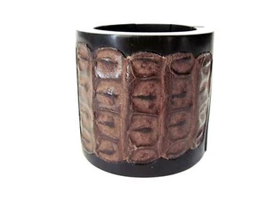 Brazalete de corcodrilo de madera y chocolate NADA SAWAYA - Imagen 1 de 7