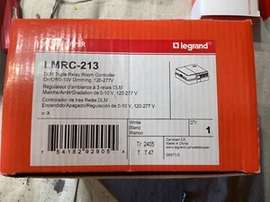 Controlador de sala de relé triple de 3 habitaciones Wattstopper lmrc 213 con atenuación de 0-10 V - Imagen 1 de 3