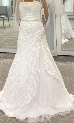 Vestido de novia talla 2-Davids Bridal Foto 1 de 2