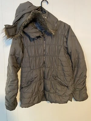Chaqueta acolchada acolchada Columbia Thermal Coil para mujer talla pequeña capucha de piel desmontable Foto 1 de 4