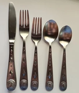 Wallace TAOS 18/10 Stainless Silverware 5 Piece Flatware Set Forks Spoons Knife - Picture 1 of 4