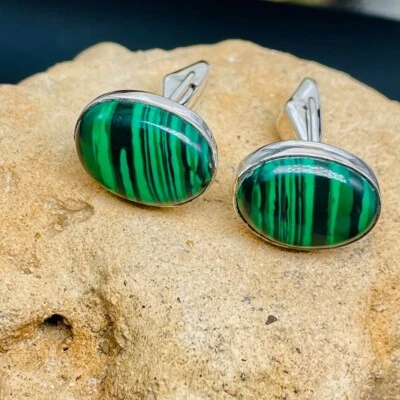 Шикарные запонки из малахита — мужские аксессуары из чистого серебра с овальными драгоценными камнями - Изображение 1 из 4