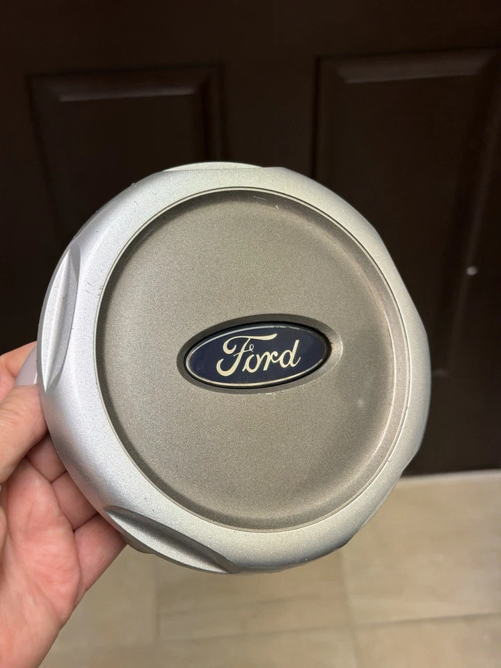 Tapacubos tapacubos Ford Explorer Sport Trac 2001-2005 OEM Qt.1 Foto 1 de 4