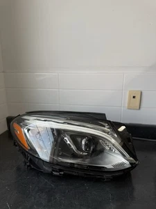 2016-2019 Mercedes GLE350 Right Passenger Side Headlight LED OEM A 166 906 76 03 - Picture 1 of 2