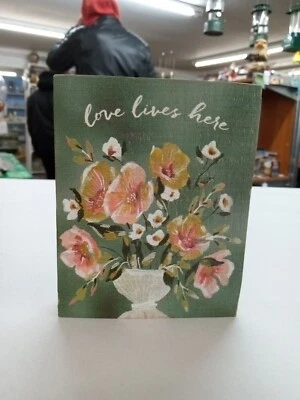 PBK Love Lives Here Floral Arrangement Shelf Block Wall Home Decor - Image 1 of 4