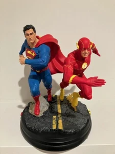 Superman vs Flash Race 1:8 Statue 2018 DC Direct Collectibles 337 of 5000 - Picture 1 of 6