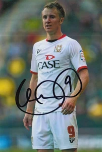 MK DONS HAND SIGNED DEAN BOWDITCH 6X4 PHOTO 4. - Picture 1 of 1