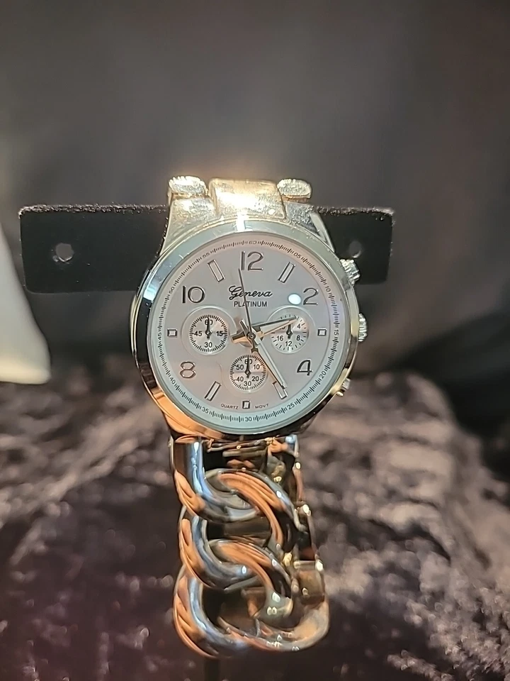 Vintage Geneva Platinum Wrist Watch Silver Tone Bracelet Band Jewelry Costume - Image 1 of 4