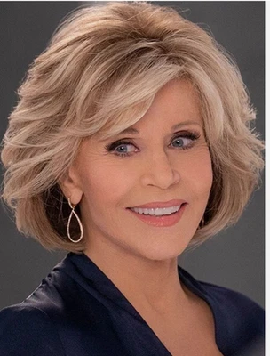 Pelucas cortas de cabello sintético marrón rubio mezcla mujeres cabello suave natural en capas Foto 1 de 4