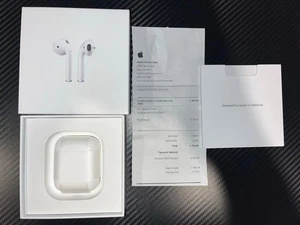 Airpods 1ère génération (OCCASION) - Photo 1 sur 8