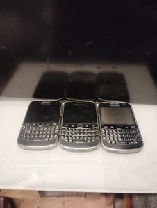 Lot 3 Smartphone BlackBerry Bold 9900 - 8 Go - HS / Pour Pieces - Photo 1/7