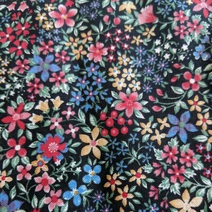 VTG `90`s Joan Kessler  Beautiful Navy Floral Calico For Concord Fabric 44" BTY - Picture 1 of 6