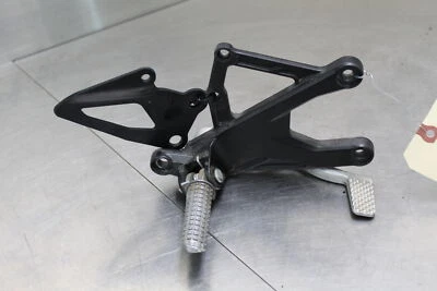 15-17 YAMAHA YZF R1 Right Rearset Peg Bracket  - Изображение 1 из 3