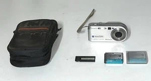 Sony Cybershot DSC P200 For Parts Does Not Turn On - Picture 1 of 7