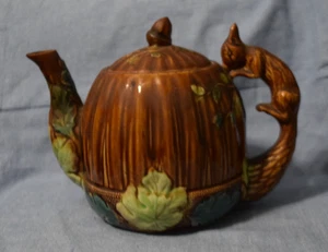 Vintage Ceramic Teapot w/ Squirrel Handle Tree Acorn Leaf Design Japan - Picture 1 of 4