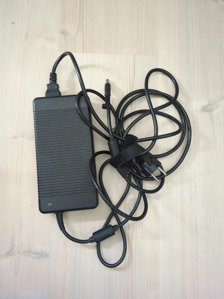 HP Original Netzteil 230W 19.5V 11.8A HSTNN-DA12 901984-003 - Bild 1 von 4