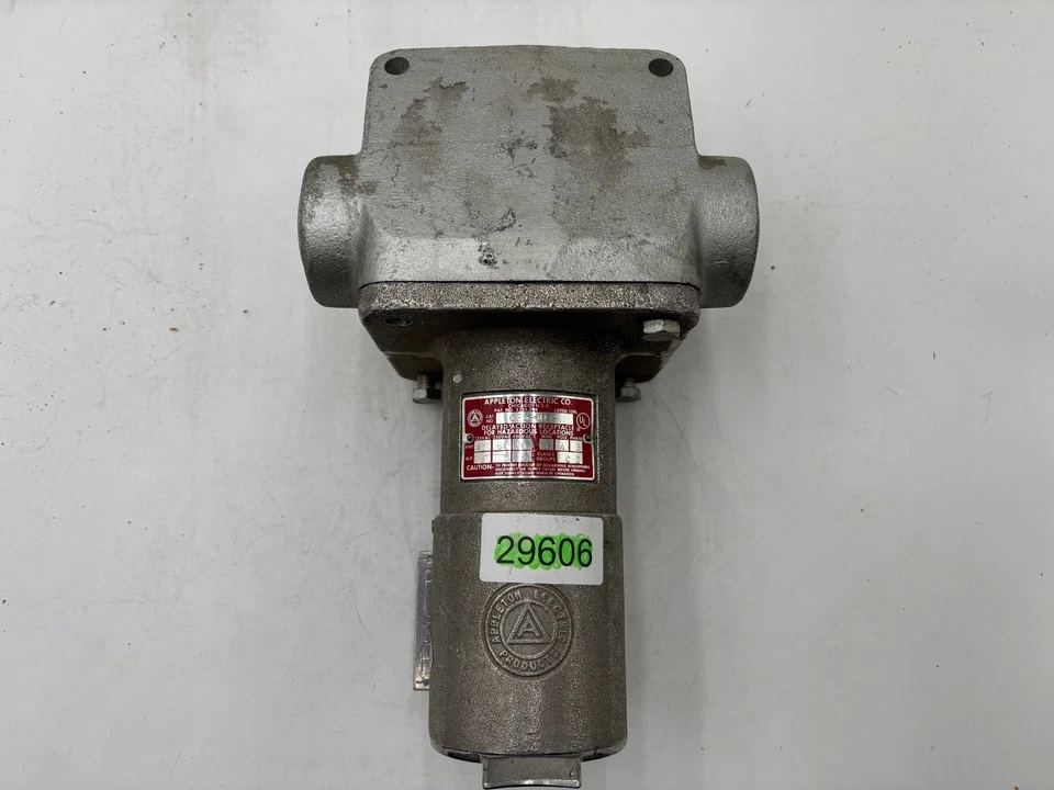 Receptáculo de acción retardada Appleton CES-6034 3 cables 4 polos 3 fases Foto 1 de 3