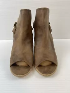 VERY VOLATILE - BOLTEN SANDALS IN TAUPE Women's Size 9 - Picture 1 of 19