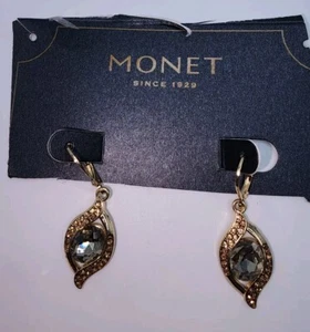 Fabuloso Par de Pendientes Monet Tono Dorado Estrás Gris y Dorado Lágrima - Imagen 1 de 5