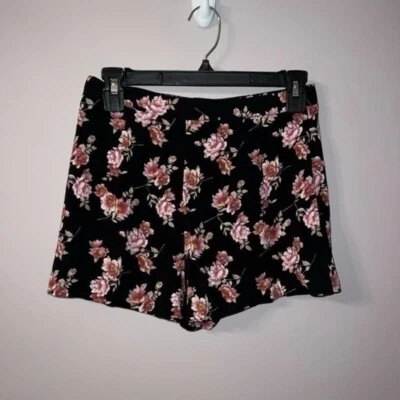 Pantalón Corto Floral Forever 21 Negro y Rosa Talla Pequeña #1821 Foto 1 de 4