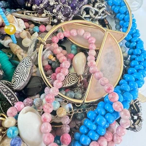 1.6 Oz JEWELRY LOT Some Signed Assorted Mix Wearable Some Craft 80s Twist Beads - Picture 1 of 10