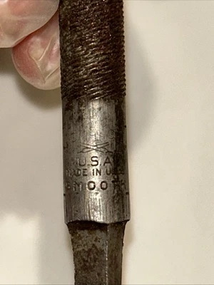 VINTAGE NICHOLSON USA ROUND SMOOTH SINGLE CUT METAL FILE 12.5” L X 5/8” DIA - Image 1 of 4