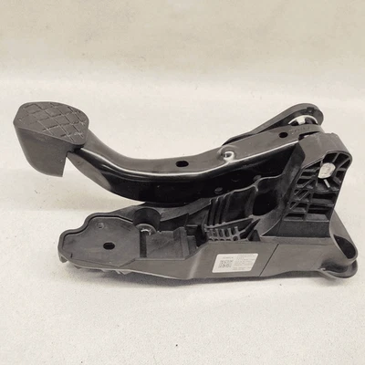 2Q1721058p Pedal de freno  AUDI A1 (GB) SPB 25 TFSI Ber 5p/b/999cc - Imagen 1 de 4