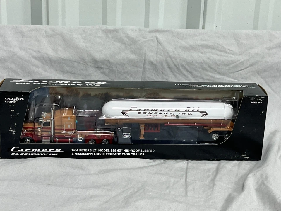 Farmers Oil Co. Peterbilt 389 Mid Roof Propane Tanker DCP 1:64 68-0985 27/300 - Image 1 of 4